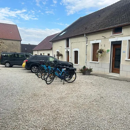 بيت للعطل Le Domaine De L Etang La Saboterie Oeuilly